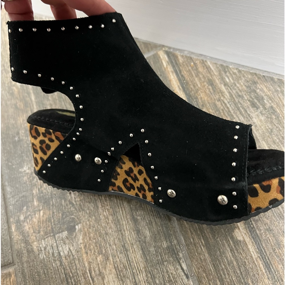Volatile Kokomo Leopard wedges size 9